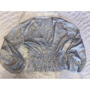 Fate balloon sleeve top